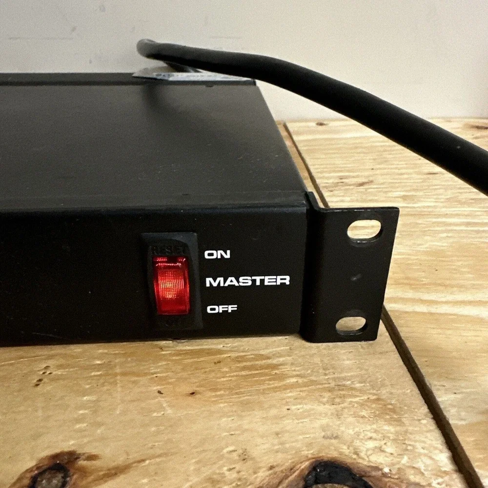 Middle Atlantic Products Inc M-POWER PD-915R Power Center w/ Cord‎ Used